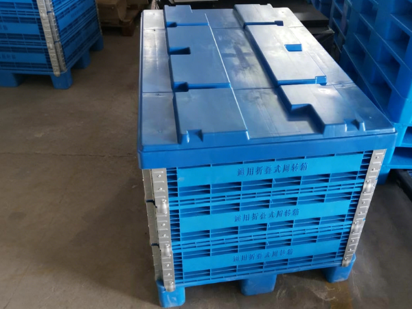 Matching pallet cover lid for plastic pallets