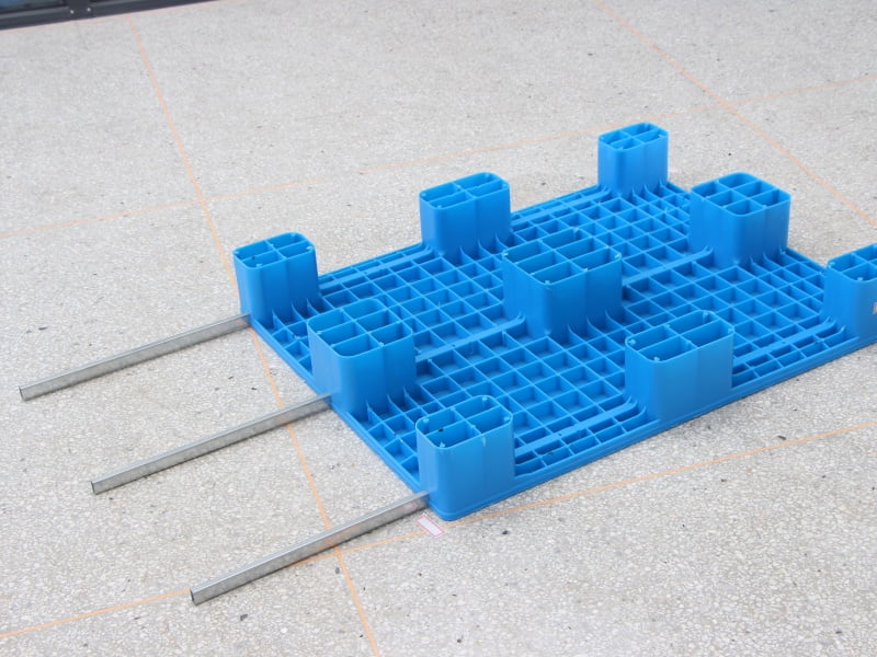 Built-in Steel Pipes