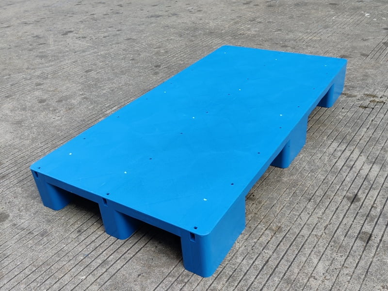 Steel pipe reinforced pallet