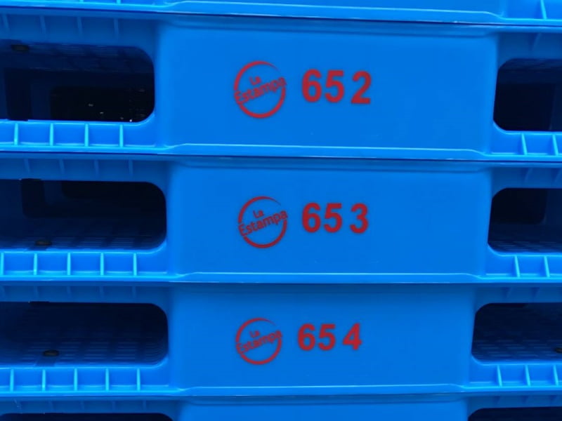Plastic pallets with logo printing