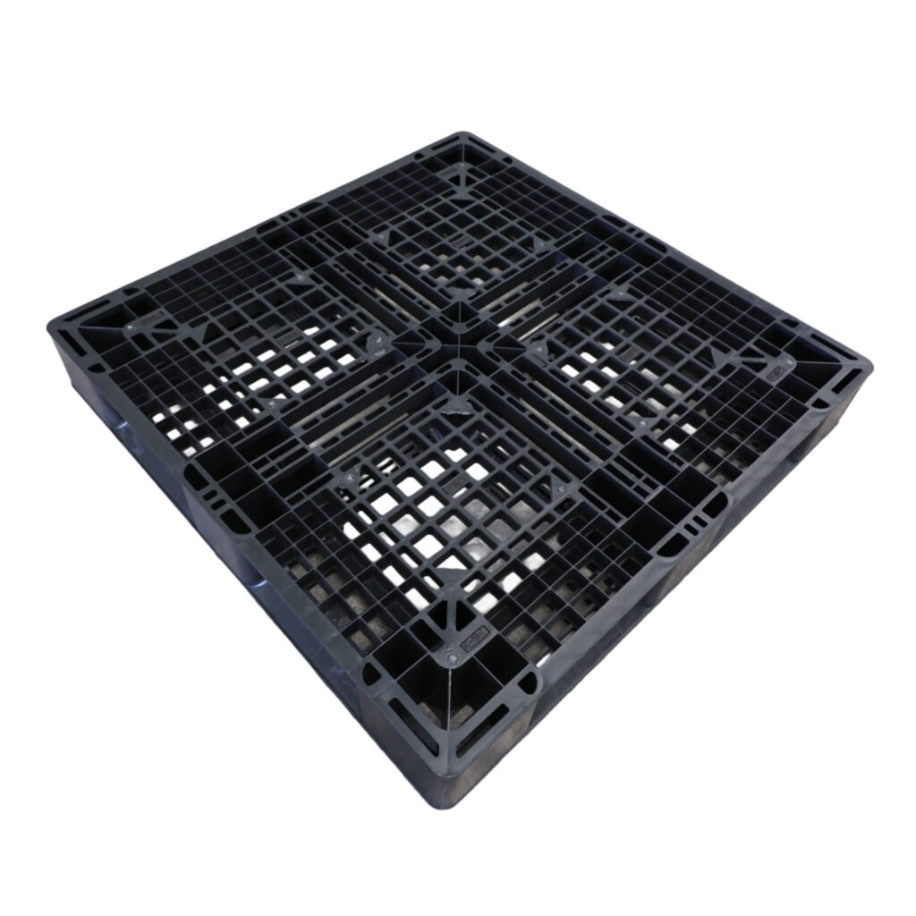 Recycled Plastic Pallet – Vented Deck – 6-Runner | 1111C